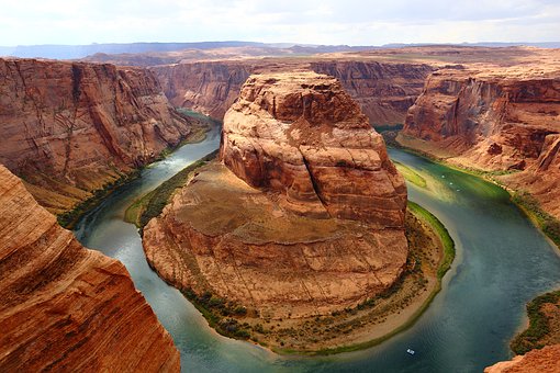 An image of a river in the USA. 